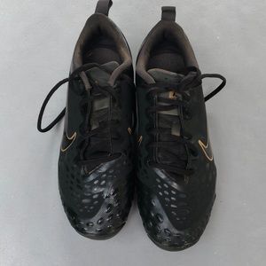 Nike Fastflex girls softball cleats size 7 black and gold dusty rose color?